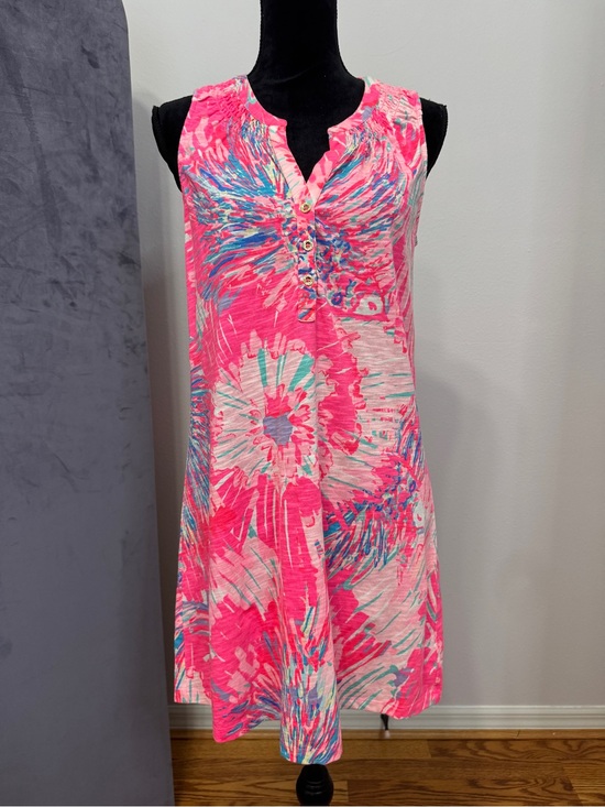 Lilly Pulitzer Dresses & Skirts - Lilly Pulitzer Pink Floral Sleeveless Shift Dress Gold Buttons Size M